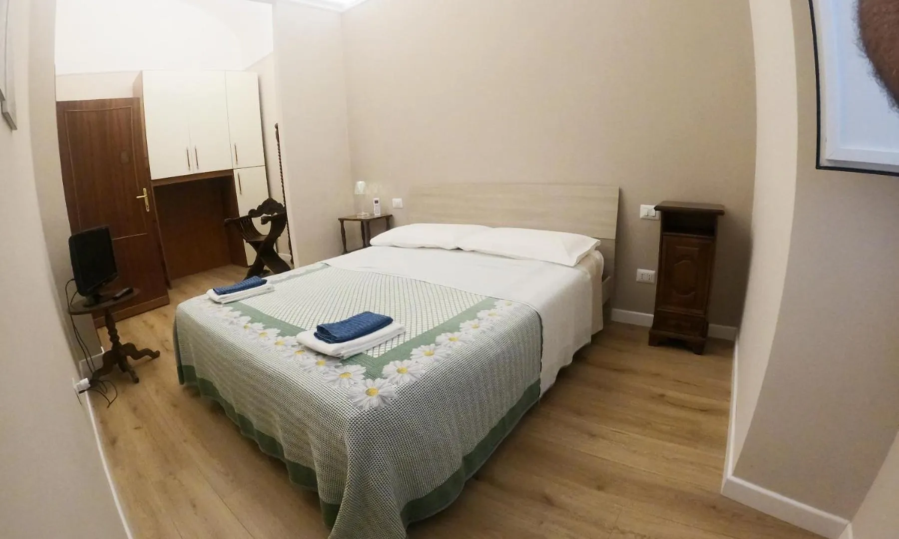 Domus Conte Hotel Rome Guest house